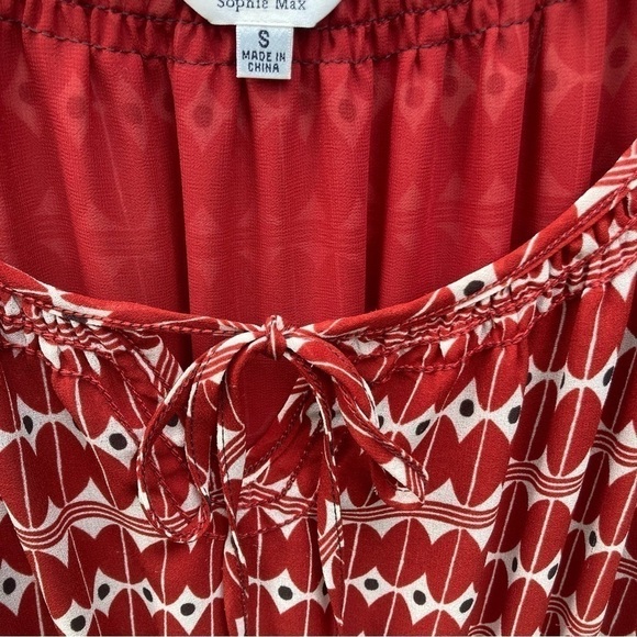 Sophia Max red patterned long sleeve dress with smocking, size small - Picture 4 of 10